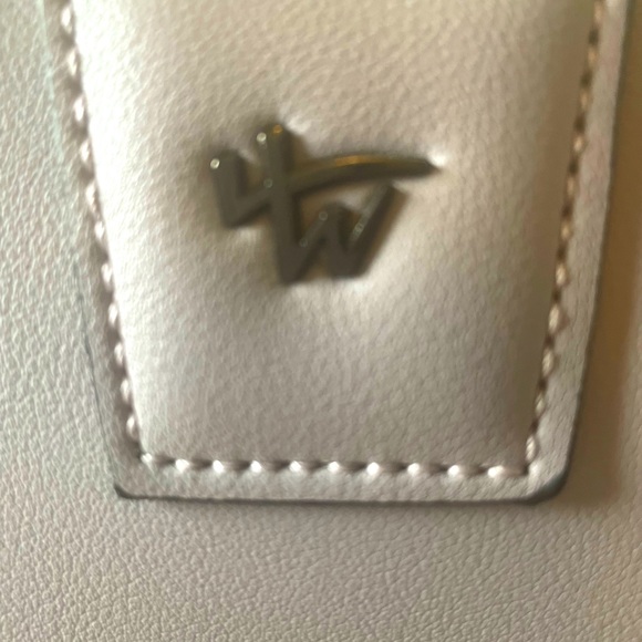 Beautiful light lilac purse - Picture 2 of 9